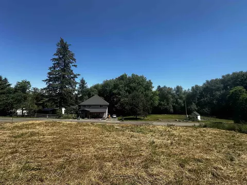 513 S Truax St, Tekoa, WA 99033