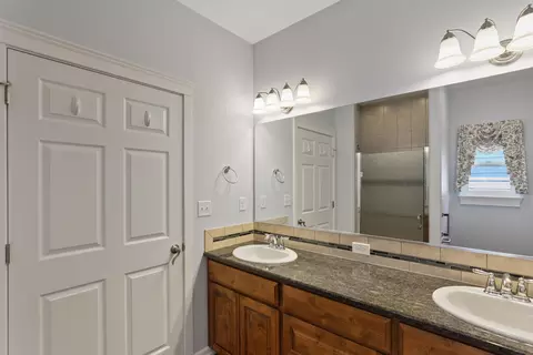 Bath - 14326 E 5th Ln, Spokane Valley, WA 99216 photo 2 of 4