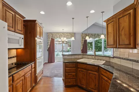 Kitchen - 14326 E 5th Ln, Spokane Valley, WA 99216 photo 2 of 4