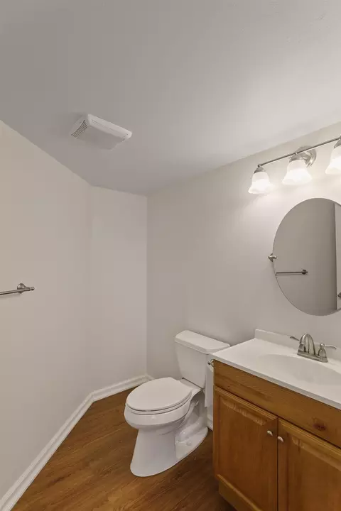 Bath - 14326 E 5th Ln, Spokane Valley, WA 99216 photo 4 of 4