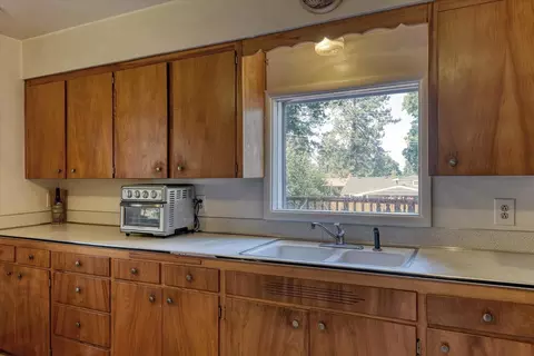 3219 E 15th Ave, Spokane, WA 99223 photo 9