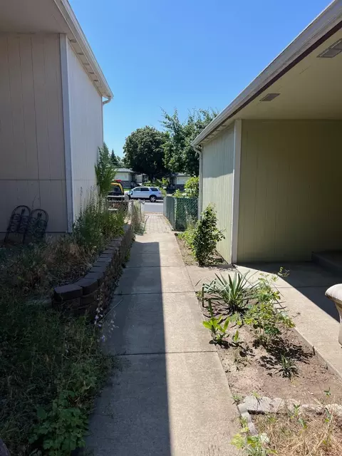 1725 E Boone Ave, Spokane, WA 99202