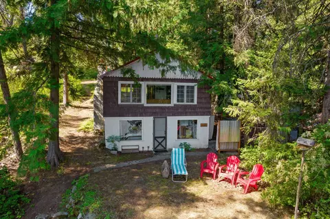 571 Davis Lake Rd, Usk, WA 99180