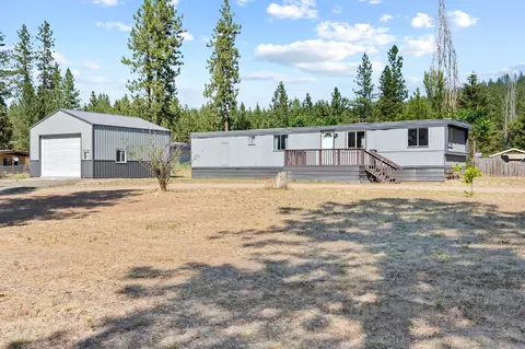 6398 Lakeview Dr, Nine Mile Falls, WA 99026