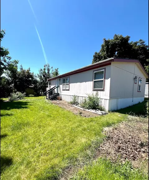 3920 E Center Rd # 20, Mead, WA 99021