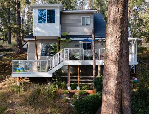 12923 N East Newman Lake Dr, Newman Lake, WA 99025