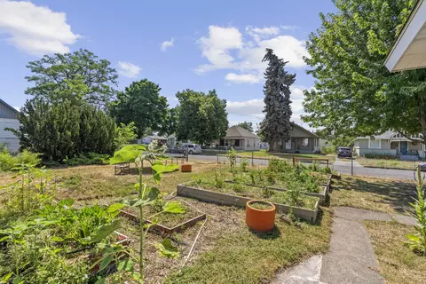 2211 E Sharp Ave, Spokane, WA 99202 photo 2