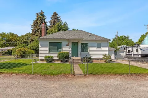 2713 N Bessie Rd, Millwood, WA 99212