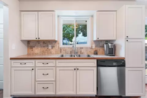 Kitchen - 3003 Ermina Ave, Spokane, WA 99207 photo 2 of 3