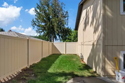 Exterior - 11022 E Maxwell Ave, Spokane Valley, WA 99206 photo 8 of 11