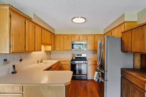 Kitchen - 11022 E Maxwell Ave, Spokane Valley, WA 99206 photo 1 of 1