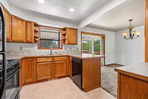 2112 E Carlson Ct, Spokane, WA 99208 photo 7