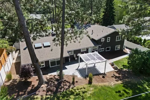 Exterior - 2305 E 34th Ave, Spokane, WA 99223 photo 6 of 11