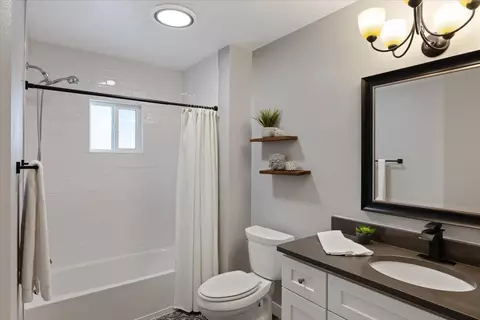 Bath - 2305 E 34th Ave, Spokane, WA 99223 photo 4 of 5