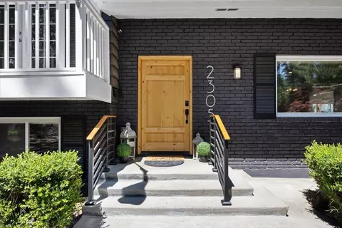 Exterior - 2305 E 34th Ave, Spokane, WA 99223 photo 5 of 11