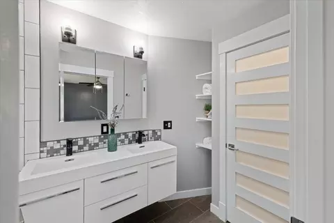 Bath - 2305 E 34th Ave, Spokane, WA 99223 photo 1 of 5