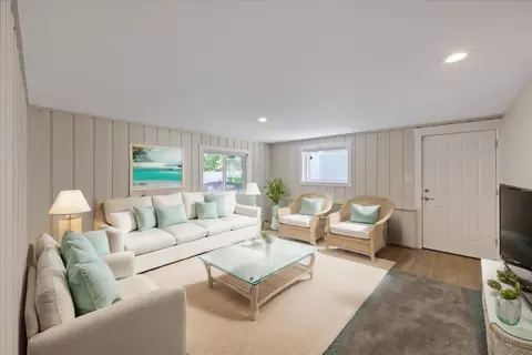 Living - 2305 E 34th Ave, Spokane, WA 99223 photo 10 of 11