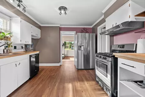Kitchen - 1404 E Wabash Ave, Spokane, WA 99207 photo 4 of 5