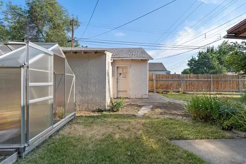 Exterior - 1404 E Wabash Ave, Spokane, WA 99207 photo 6 of 10