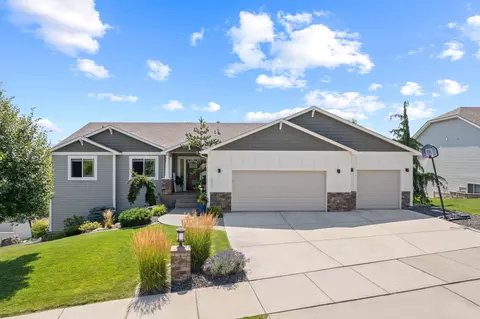 1022 S Harmony Rd, Greenacres, WA 99016
