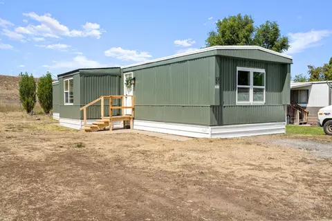 11705 N Wilson St # D-27, Mead, WA 99021