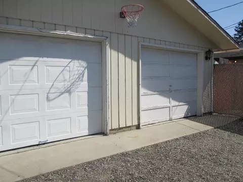 220 E Crown Ave, Spokane, WA 99207 photo 14