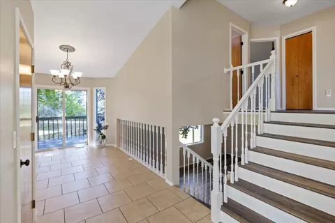 Entry Way - 4922 E Peone Pines Dr, Mead, WA 99021 photo 3 of 4