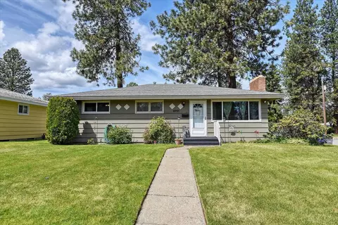 6421 N Whitehouse St, Spokane, WA 99208