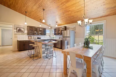 6401 E Greenbluff Rd, Colbert, WA 99005 photo 9
