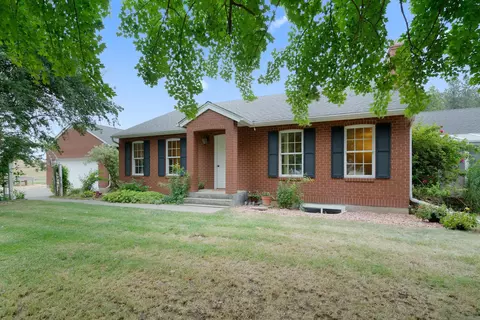 6401 E Greenbluff Rd, Colbert, WA 99005