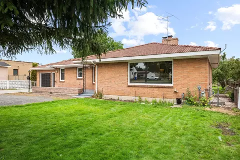 9405 E Broadway Ave, Spokane Valley, WA 99206
