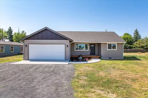 275 SW Railroad St, Creston, WA 99117