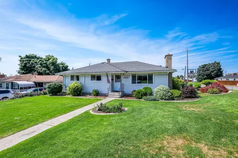 3929 N Elm St, Spokane, WA 99205