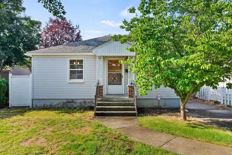 1228 E Courtland Ave, Spokane, WA 99207