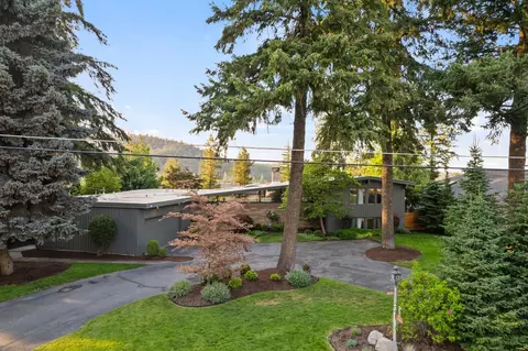 1522 W Fairway Dr, Spokane, WA 99218