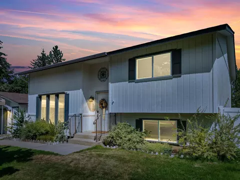 11260 W Tumbleweed Dr, Nine Mile Falls, WA 99026