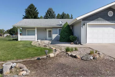1417 E 3rd Ave, Deer Park, WA 99006
