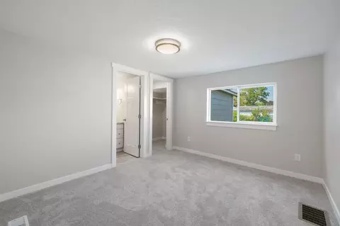 2521 E Longfellow Ave, Spokane, WA 99207 photo 14