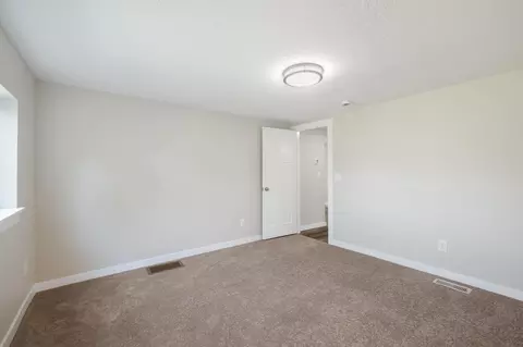 2521 E Longfellow Ave, Spokane, WA 99207 photo 17