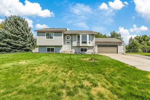 5824 N Blue Skies St, Newman Lake, WA 99025