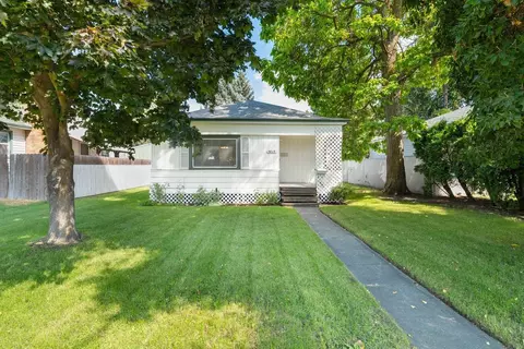 4814 N Maple St, Spokane, WA 99205