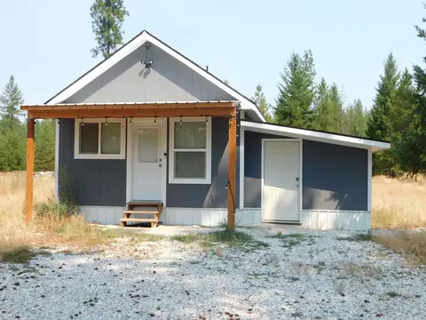 4422 Woodsway St # B, Springdale, WA 99173