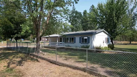 4050 Pine Meadows Dr, Loon Lake, WA 99148