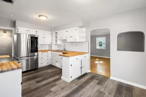 Kitchen - 4044 E Pacific Ave, Spokane, WA 99202 photo 2 of 3