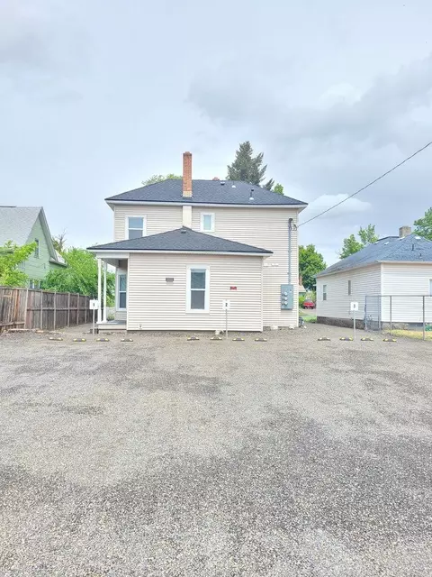 218 E Baldwin Ave, Spokane, WA 99207 photo 3