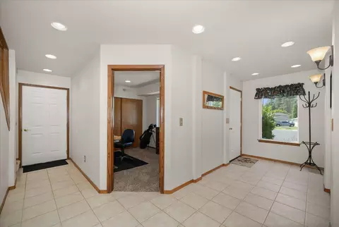 Entry Way - 518 E Piper Glen Ct, Colbert, WA 99005 photo 1 of 1