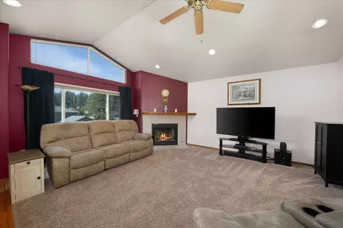 Living - 518 E Piper Glen Ct, Colbert, WA 99005 photo 2 of 5