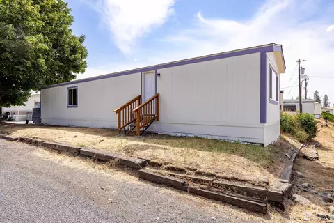 500 E Campbell St #24, Medical Lake, WA 99022