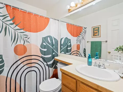 Bath - 2716 E Nebraska Ave, Spokane, WA 99208 photo 1 of 2