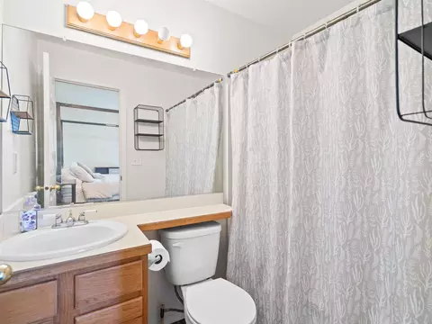 Bath - 2716 E Nebraska Ave, Spokane, WA 99208 photo 2 of 2